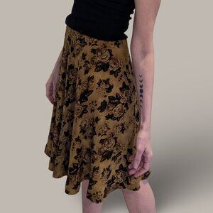 Vintage Jones New York Gold and Black Floral Print Skirt - Size 6
